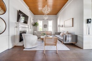 TV, offices - Cloud 9, Victorian Retreat, Pool, Hot Tub, Firepit (Fredericksburg)