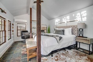 8 bedrooms, iron/ironing board, WiFi, bed sheets