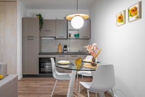 Fridge, oven, coffee/tea maker, electric kettle - Cascina Conicchio 1 (Brescia)