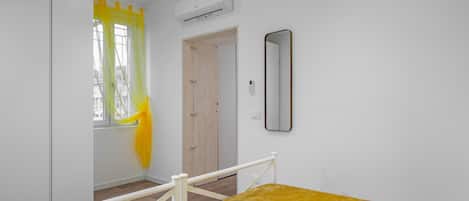 Fer et planche à repasser, Wi-Fi gratuit, draps fournis