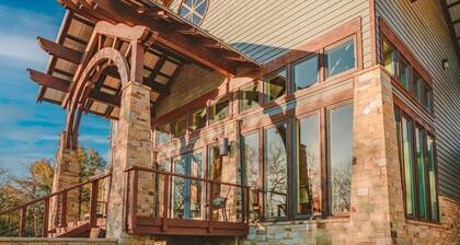 Tonkawa Riverfront Retreat: Secluded Oasis, just 20 miles to Baylor/McLane/Silos