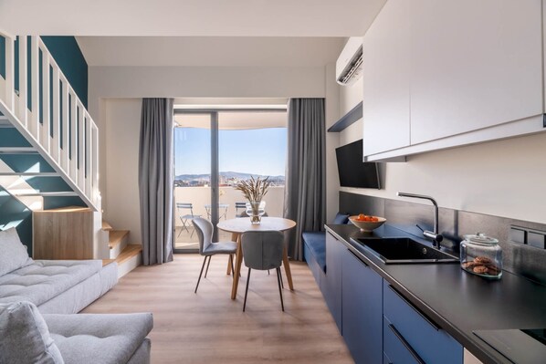 Smart TV - Exceptional Living Loft 705 (Athina)