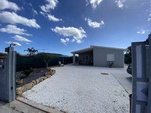 Property grounds - Sunshine House (Noto)