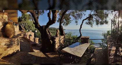 Polymnia by AROKARIAPARTMENTS 50mt from the seaside