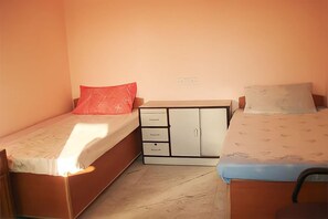 8 quartos, Wi-Fi, roupa de cama