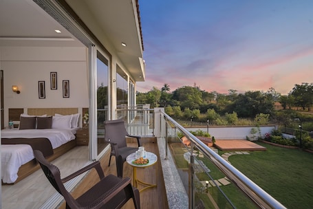 Deluxe Room | Balcony