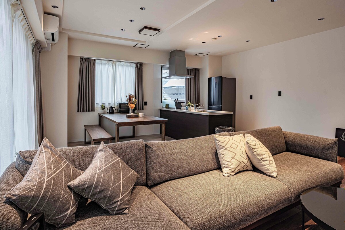 Apartemen Keluarga | Kedap suara, Wi-Fi gratis, dan seprai linen
