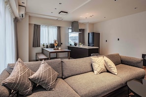 Familieleilighet | Lydisolert, wi-fi (inkludert) og sengetøy