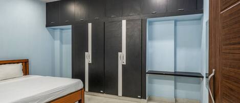 1 bedroom, soundproofing