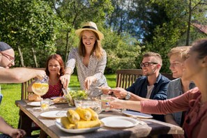 Outdoor dining - Ultimate tranquility in rural Costa Brava! (Tordera)