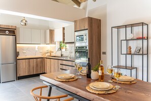 Mikrowelle, Ofen, Herdplatte, Geschirrspüler