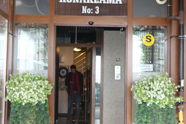 Konaklama yerinin ön cephesi