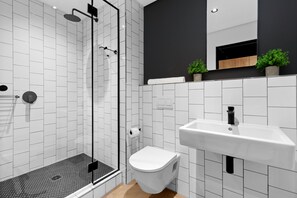 Huoneisto (0 Bedroom) | Kylpyhuone | Suihku, pyyhkeet