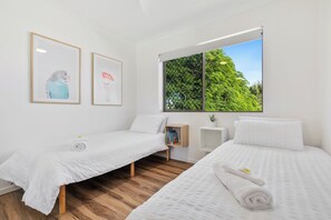 3 bedrooms, iron/ironing board, free WiFi, bed sheets