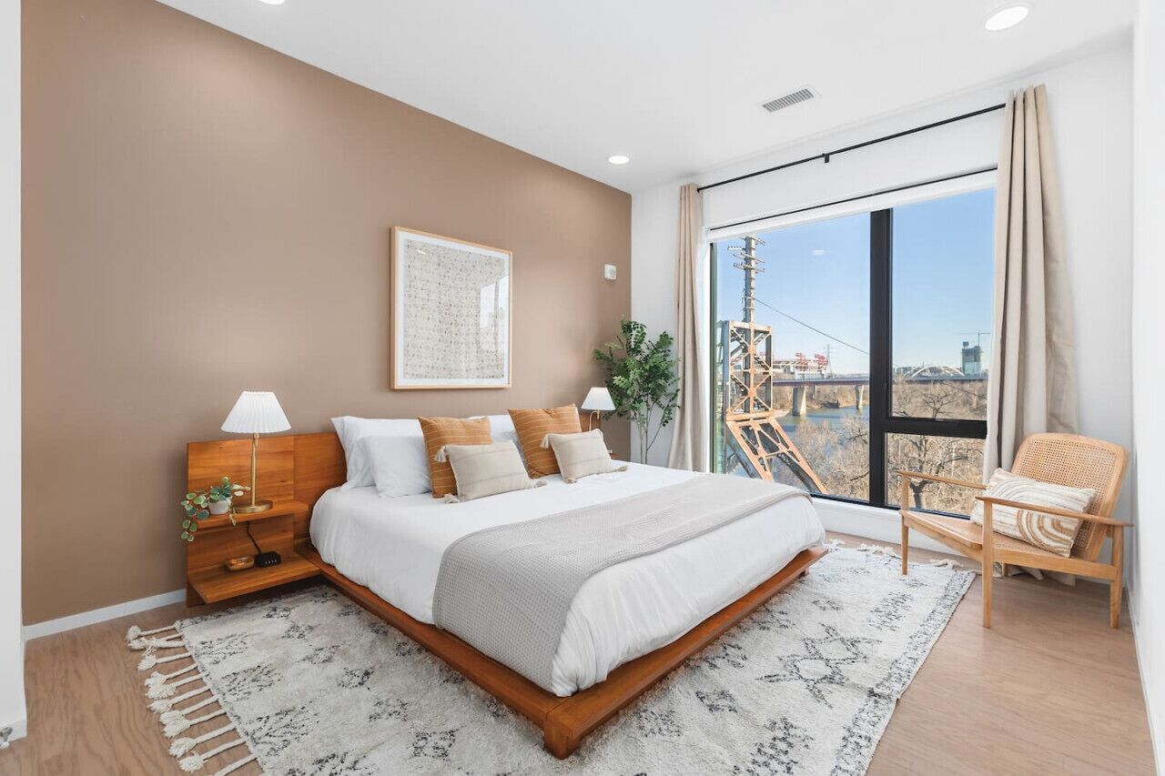 3 habitaciones, escritorio, tabla de planchar con plancha y wifi gratis 