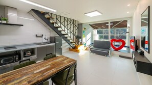 1 bedroom, free WiFi - Gyeongju Modern Pool Villa (Gyeongju)