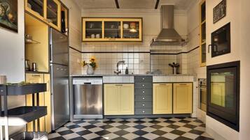 Kühlschrank, Ofen, Herdplatte, Geschirrspüler