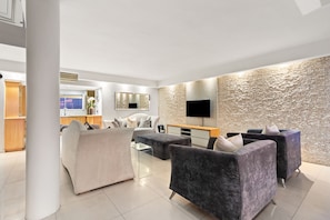 公寓 (3 Bedrooms) | 起居區 | 42-吋LED 液晶電視，提供衛星頻道