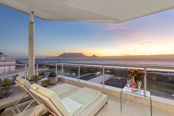 Apartment (3 Bedrooms) | Terrace/patio - Dolphin Beach A301 (Cape Town)