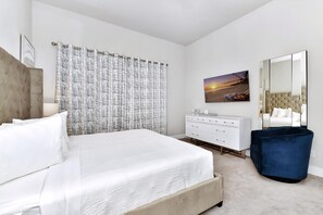 5 bedrooms, iron/ironing board, internet, bed sheets