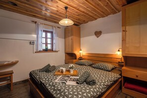 3 Schlafzimmer, laptopgeeigneter Arbeitsplatz, Bügeleisen/Bügelbrett