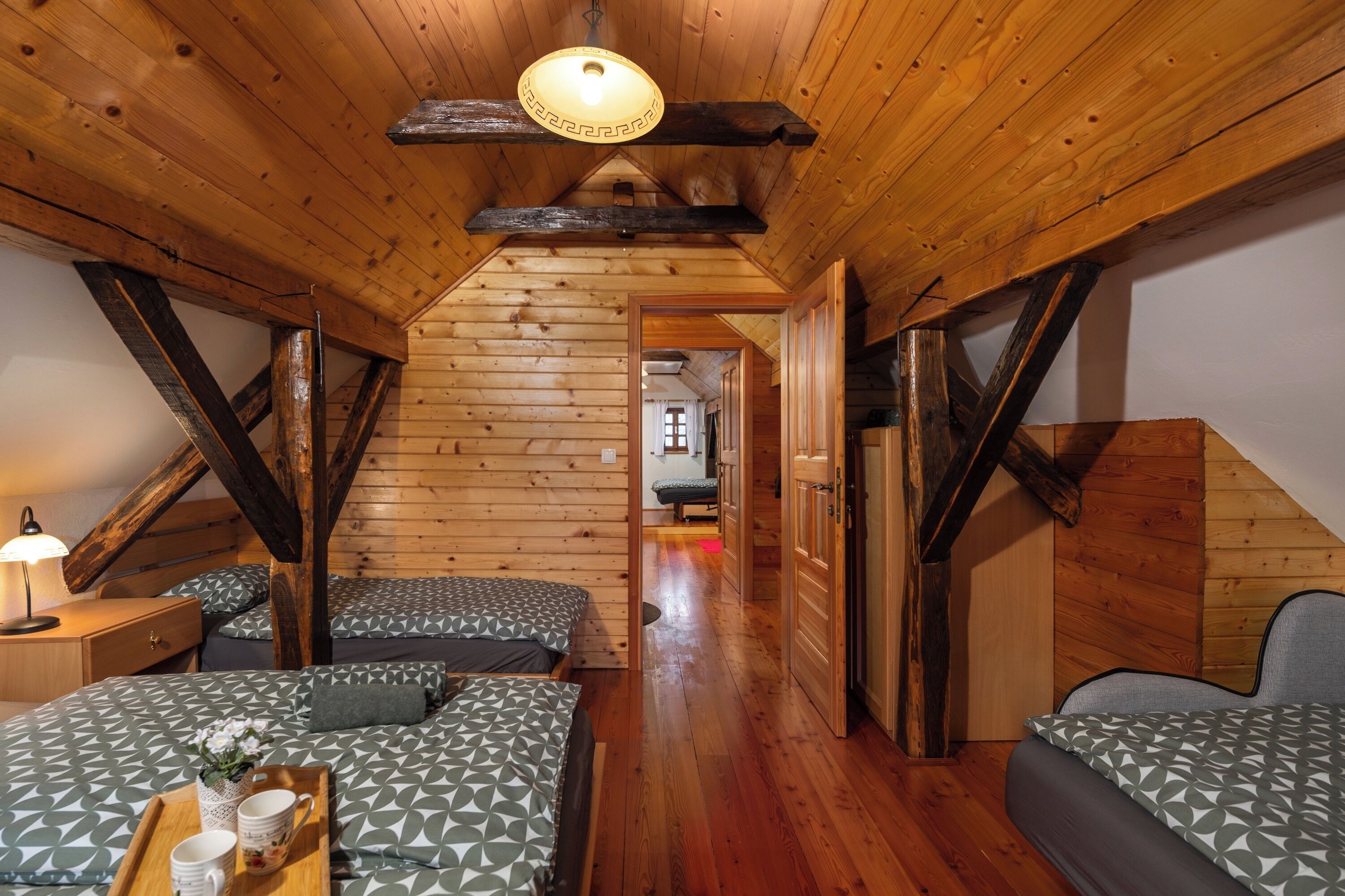 3 bedrooms, laptop workspace, iron/ironing board, free WiFi