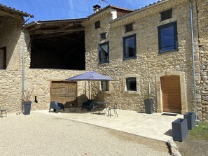 Property grounds - Le Gite Des Rousses Charmant Corps de Ferme en Pierre Datant de 1769 (Montels)