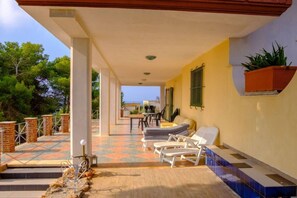 Exterior - Volcano Home Room Resort (Alliste)