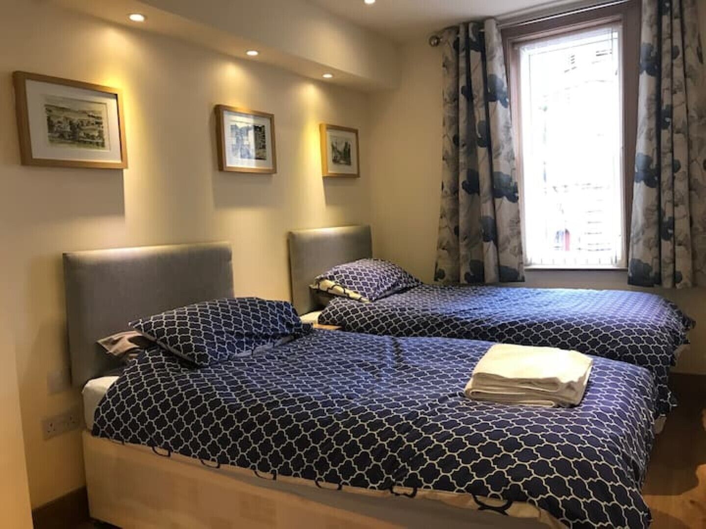 2 bedrooms