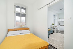 1 bedroom, iron/ironing board, free WiFi, bed sheets - Cozy Apartment in Poznań by Renters (Poznan)