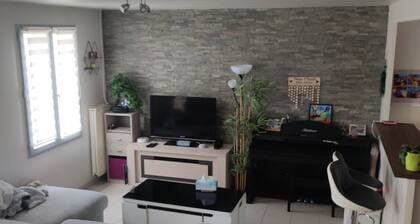 Chambres et salle de douche privative dans maison chez l'habitant dans le 78.