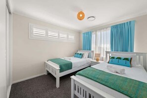 5 dormitorios, tabla de planchar con plancha, wifi gratis y ropa de cama