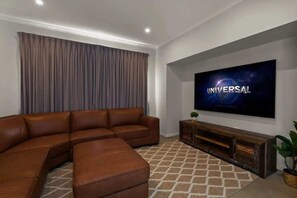 Televisor intel·ligent i llar de foc 