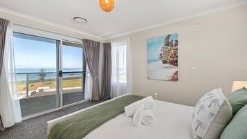 5 bedrooms, iron/ironing board, free WiFi, bed sheets