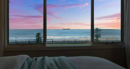 Sea Sand Serenity-Stunning Sophistication Stockton