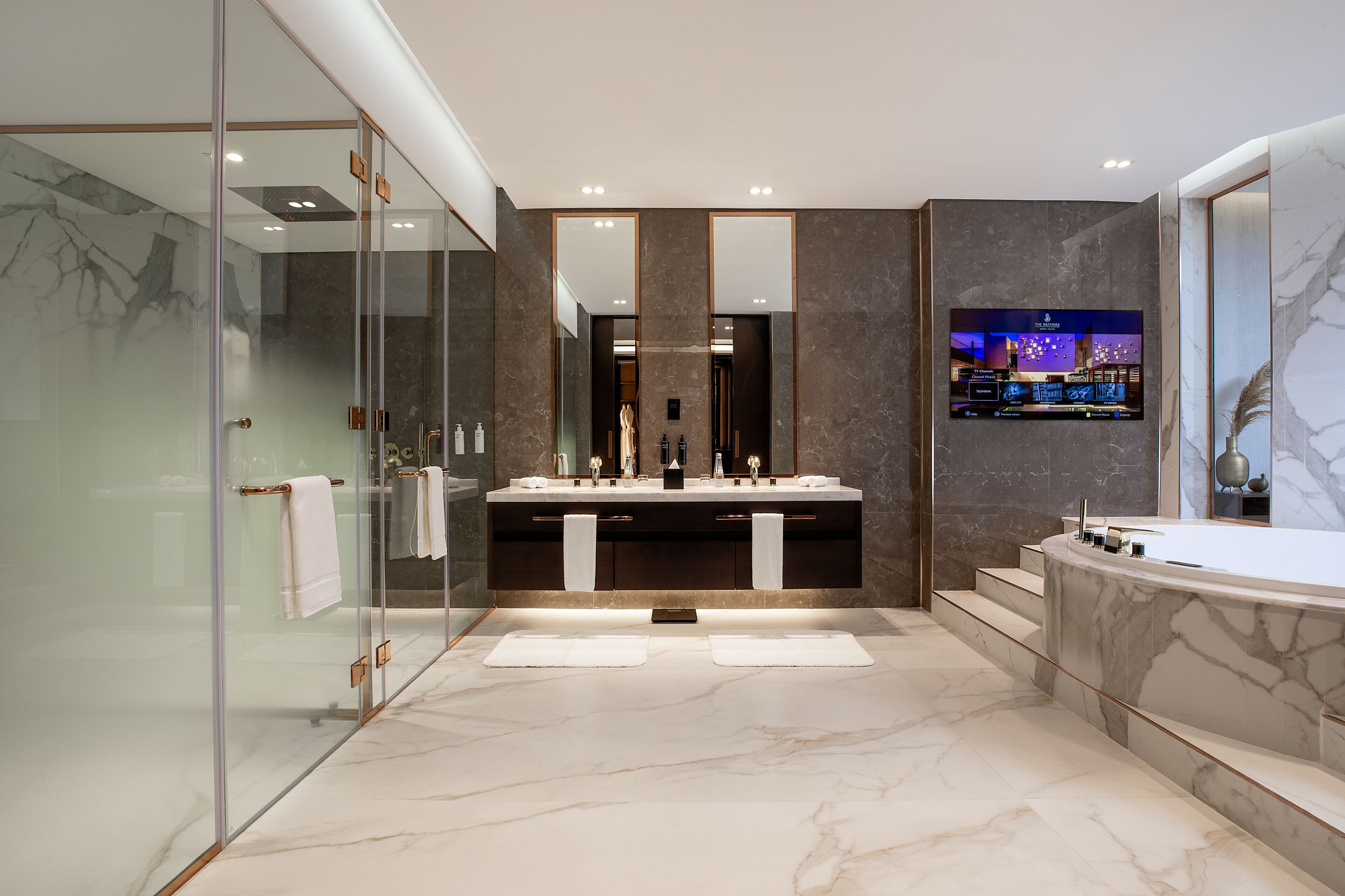 The Biltmore Royal Villa, 5 Bedroom, with Private Pool, Private Cinema and Butler Service | Bathroom | Separate bathtub and shower, rainfall showerhead, free toiletries