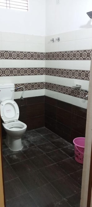 Bathroom - Bishalakshi Palace (Varanasi)