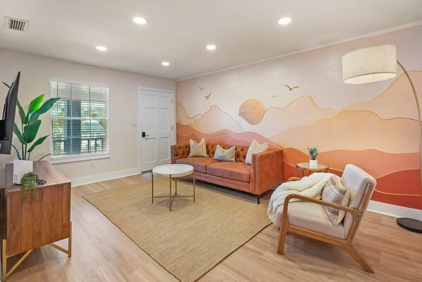 TV, books, offices - Walk Downtown, Free Parking, By Conch House, Games (St. Augustine)