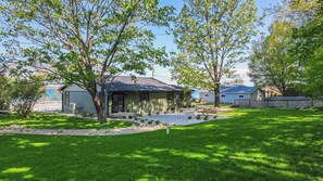 Exterior - Traverse City Elmwood Ranch - Dog Friendly! (Traverse City)