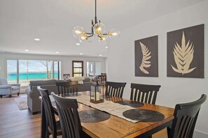 Dining - Traverse City Elmwood Ranch - Dog Friendly! (Traverse City)