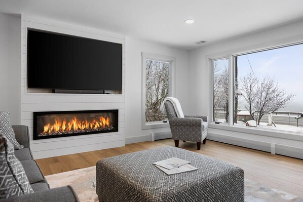 Interior - Traverse City Elmwood Ranch - Dog Friendly! (Traverse City)