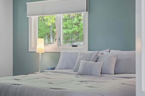 3 habitaciones, tabla de planchar con plancha, wifi y ropa de cama 