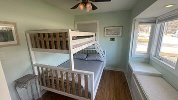 2 slaapkamers, een strijkplank/strijkijzer, wifi, beddengoed