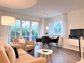 Fernseher, Stereoanlage