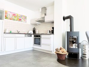 Geladeira, fogão, cooktop, lava-louças