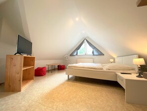 3 Schlafzimmer, Bügeleisen/Bügelbrett, Reisekinderbett, WLAN