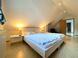 3 bedrooms, iron/ironing board, WiFi - Apartmenthaus am Nordseestrand Whg. 9, An der Rennweide 1B, 95qm (Dangast)