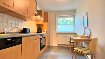 Réfrigérateur, four, plaque de cuisson, lave-vaisselle