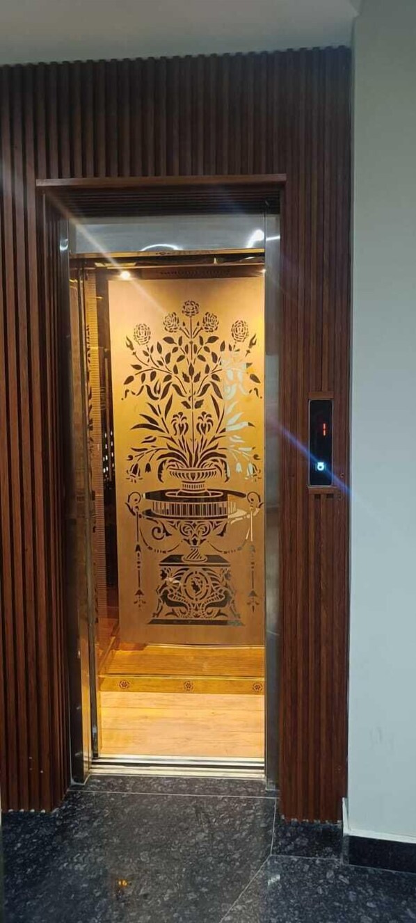 Front of property - Hotel Madhavam (Mathura)