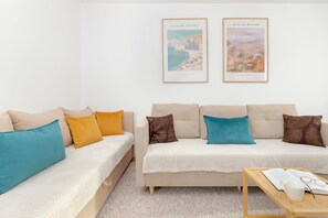 Living room - Cosy Beige Apartment for 5 by Renters (Gdansk)